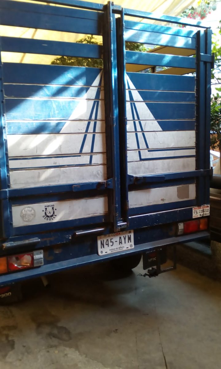 Me ayudan a compartir 
Me acaban de robar mi camioneta Nissan estaquitas blanca caja azul placas N45-AYM. 
Esto ocurrió hoy 9 julio 2019 en el estacionamiento de @samsclubmx San Jerónimo

Información al 5513194519 o 5526938991 
Porfavor compartir !!!