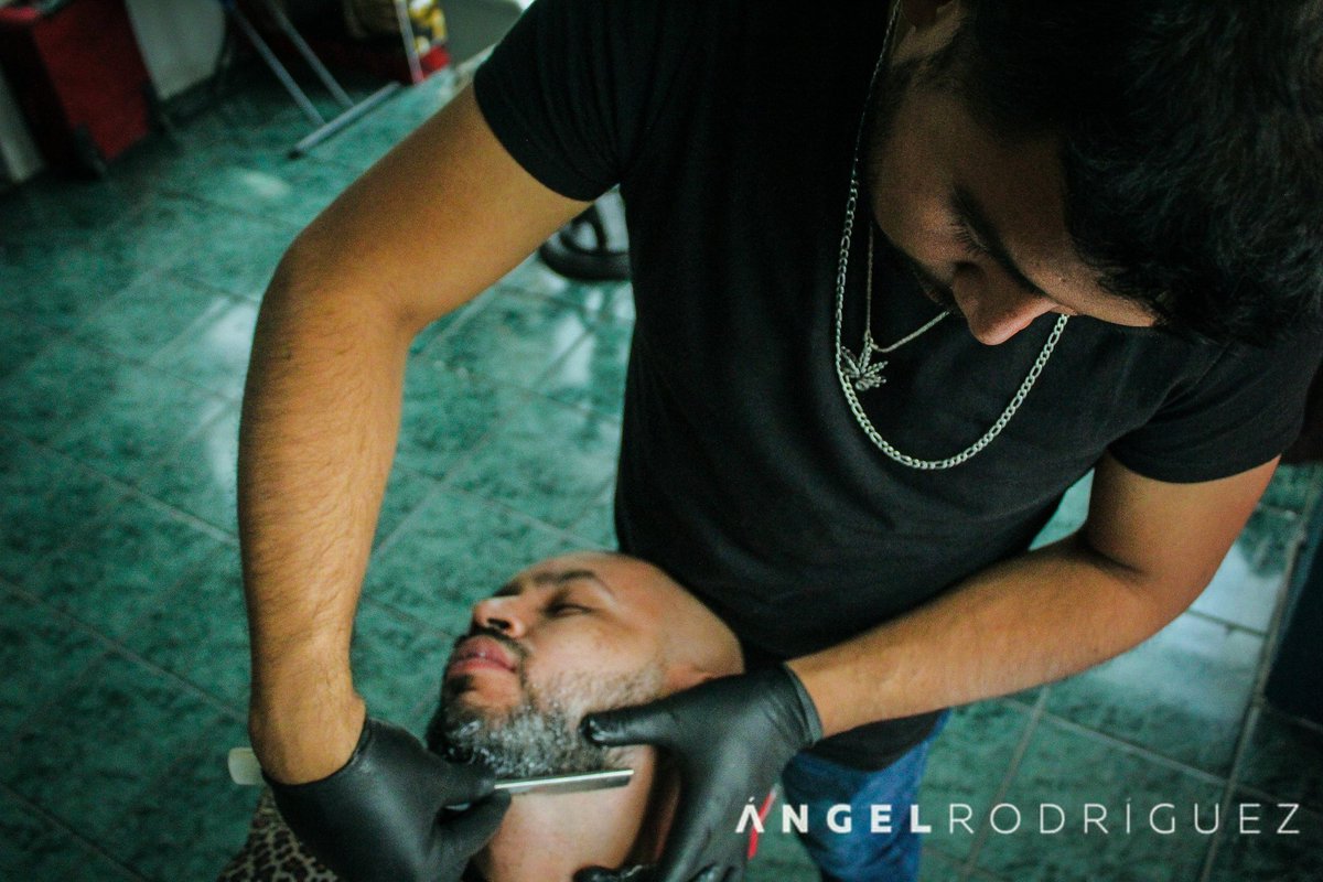 Sofisticada técnica #oldschool y conocimientos de Imagen aplicado a Barberia 
Atención personal💥 <a href="/magnifico/">magnifico</a>.ks #ÁngelRodríguez | 2226796875