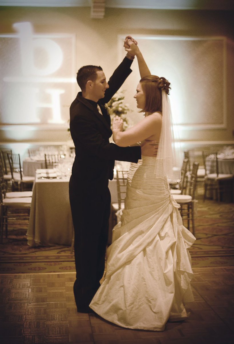 bellaballroom's tweet photo. Make the first dance the most memorable moment of the most memorable night of your life!
.
.
.
#bellaballroom #dance #weddingdance #danceinstruction #firstdance #firstdancegoals #ballroomdance #weddings #ocwedding https://t.co/8Mx2CnnzCb