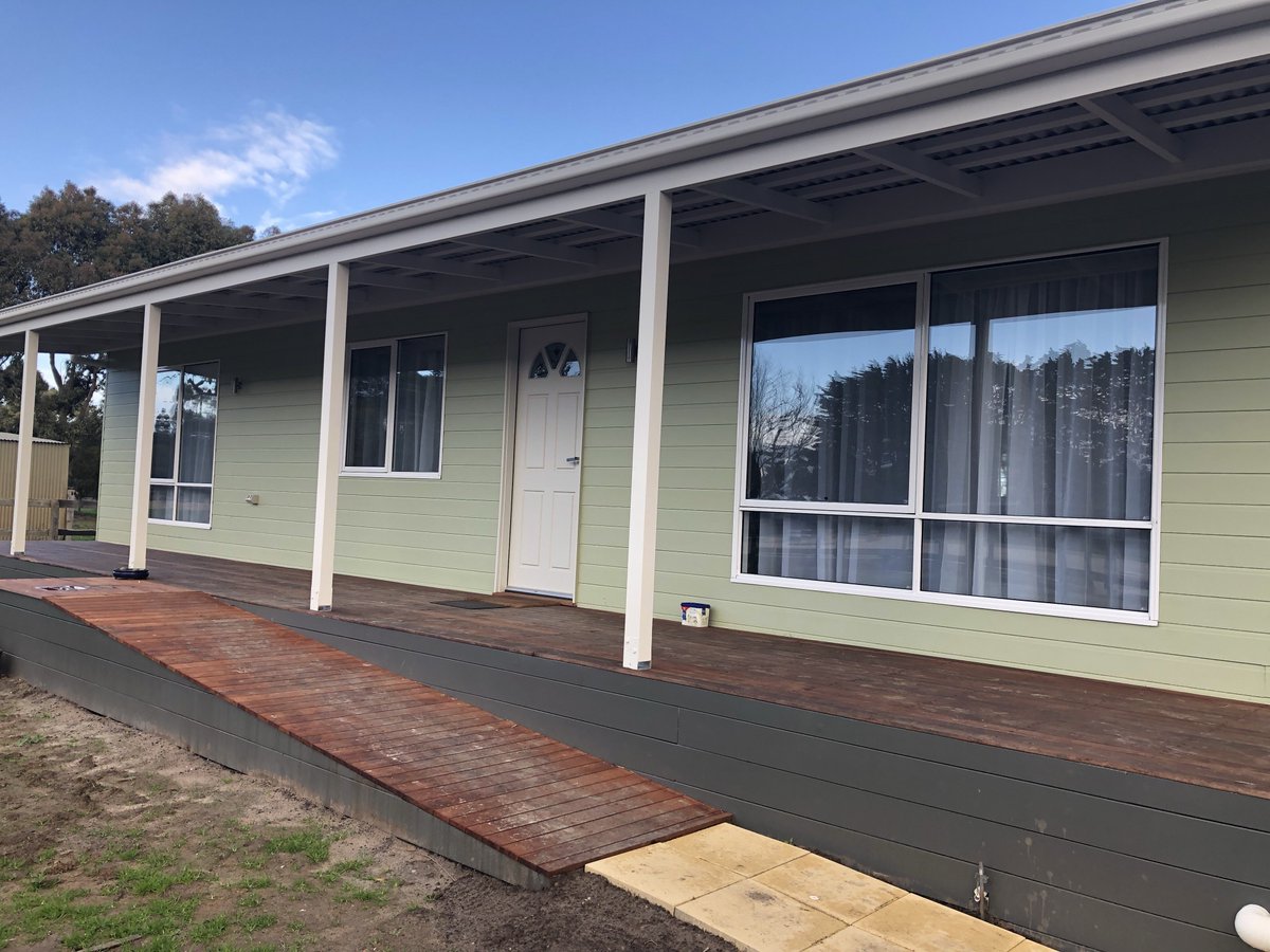 ToddDevineHomes's tweet photo. Another day, another beautiful home handed over to our lovely clients. This one is the Buchan, built as a Dependant Persons Unit in Moorooduc. #grannyflat #transportablehome #melbournegrannyflat #relocatable #backyard #thebuchan https://t.co/3R9SVVfSUN