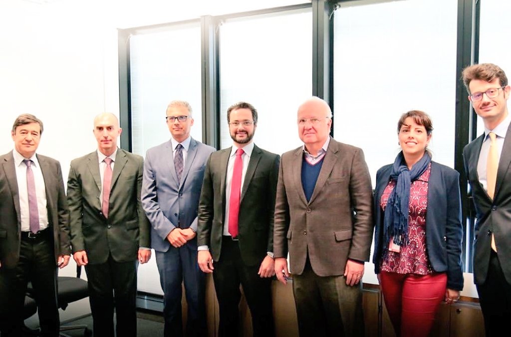 ItalyinBH's tweet photo. #DiplomaziaEconomica a sostegno delle imprese 🇮🇹 italiane in Minas Gerais 🔺️🇧🇷. Incontri di @TernaSpA con #SEDECTES e @cemig_energia. Interessanti opportunità di crescita reciproca su reti elettriche 💡 e attività connesse a sviluppo #rinnovabili ☀️ del @governomg. @Videluca59 https://t.co/igMSTVLXcN