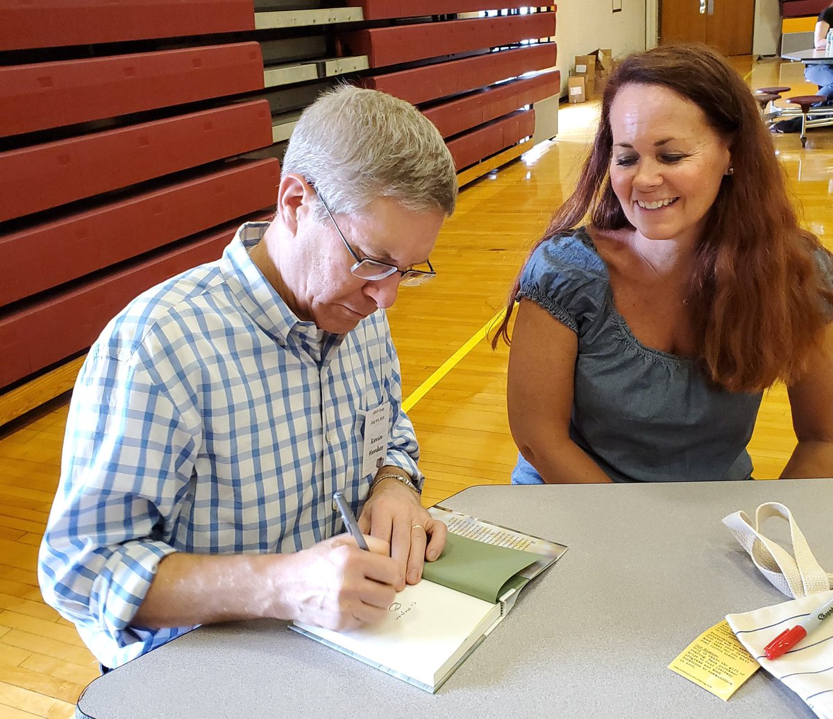 1stRocks's tweet image. Children&apos;s authors and illustrators are my rock stars! #nErDcampMI @bottomshelfbks @Jarrett_Lerner @Jess_Keating @emmykastner @CarterHiggins @TM_Illustration @DeborahFreedman @JulieFalatko @LKellerBooks @AlanGratz @JonathanAuxier @colbysharp