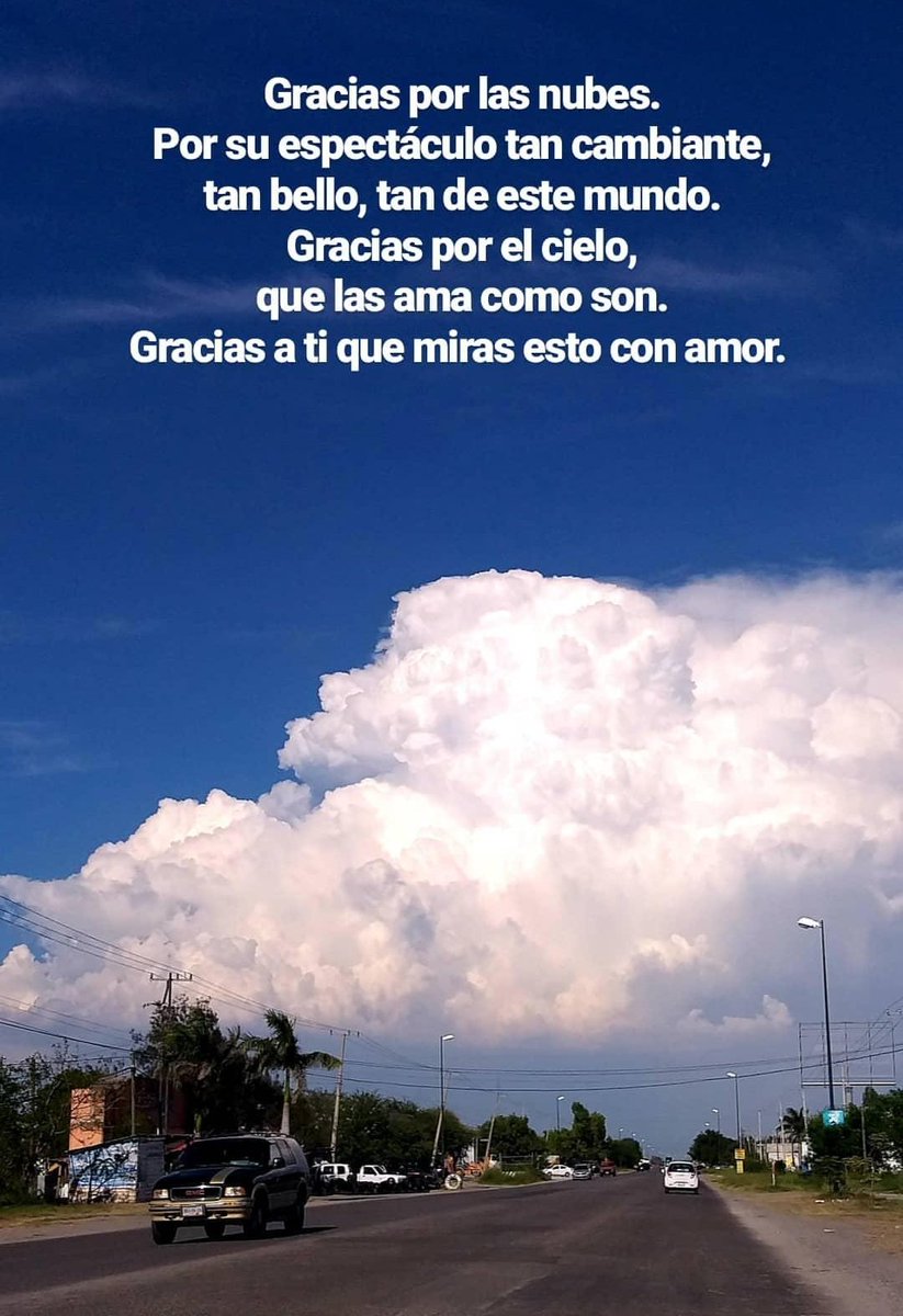 Vivi_Cervera's tweet photo. Una hermosa nube en el cielo de la ciudad. https://t.co/vuSZesagnQ
