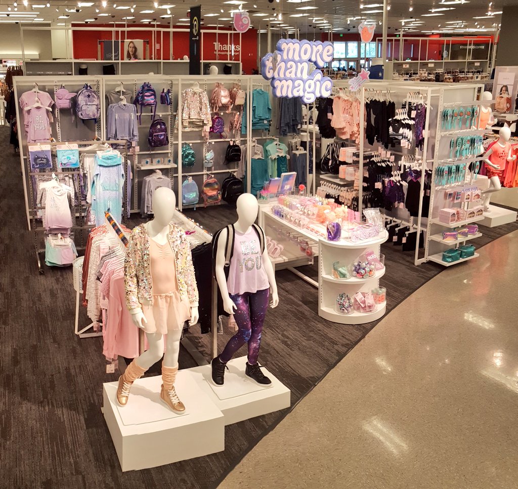 And for my next trick... #MoreThanMagic <a href="/salamlazkani/">salamlazkani</a> @DrewArrington <a href="/SarahLooney19/">Sarah Looney</a> <a href="/Kyle_T0313/">Kyle Robertson</a> <a href="/anna_wigandt/">Anna</a>