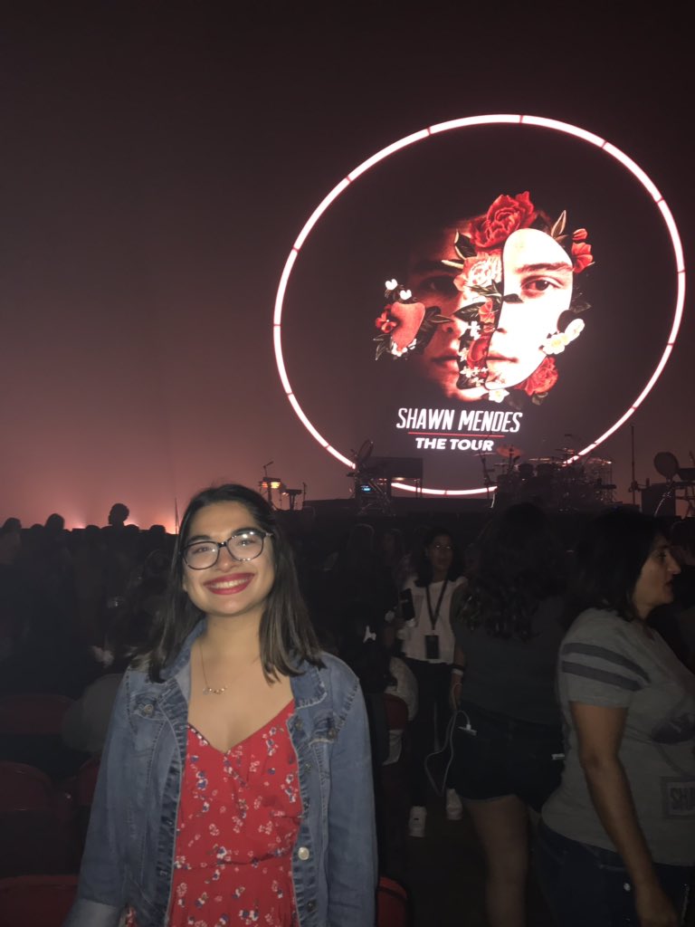 danimutual07's tweet photo. I don’t have words to describe what a felt last night. I felt like home even tho I was so far. I met amazing people and was amazing. He saved my life with his music and saw him live was everything. Thank you @ShawnMendes for an incredible night https://t.co/RMBHeKNna5