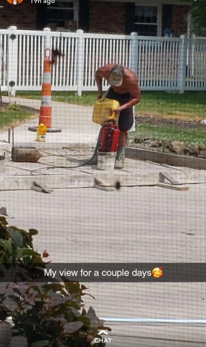 noahrecker1's tweet photo. Some lady that I do not know, posted a picture of me on her snap story while I was working. Long story short it worked its way back to me. This is now the second time I've caught an older lady objectifying me at work. Kinda proud of that tbh. https://t.co/1eKWAdSG08