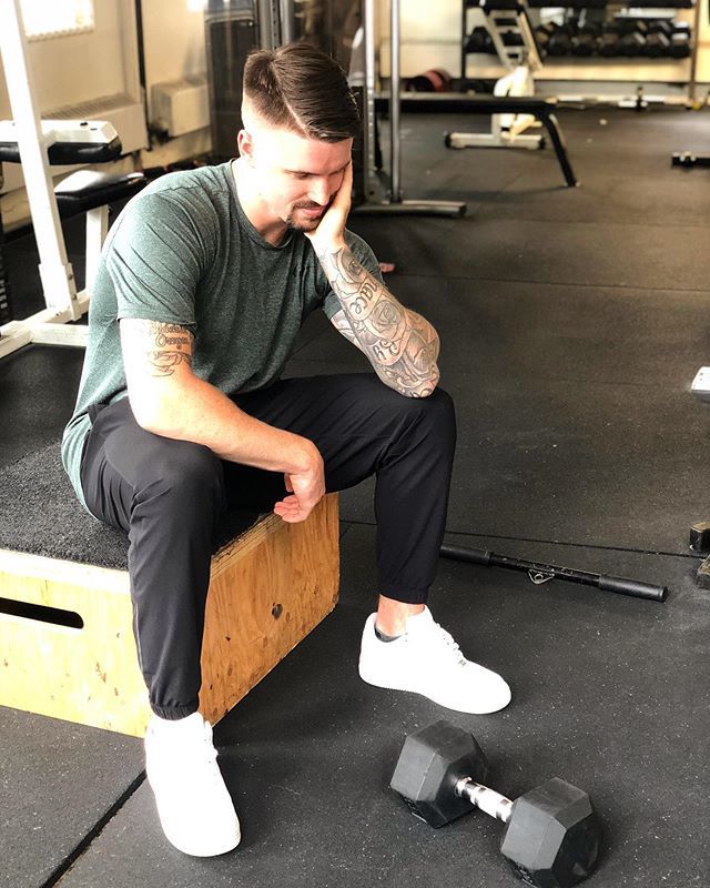 TheFitFoods's tweet photo. Are you finding it hard to work out as of late?  Here are a few thoughts to help motivate and get you back on the right track! 🙌⠀
⠀
1.  Picture where you want to be and your ideal goal 🤩. What do you look like? How do those pants feel n fit? How are … https://t.co/YmTseywnHD https://t.co/ReYuGQ30Dm