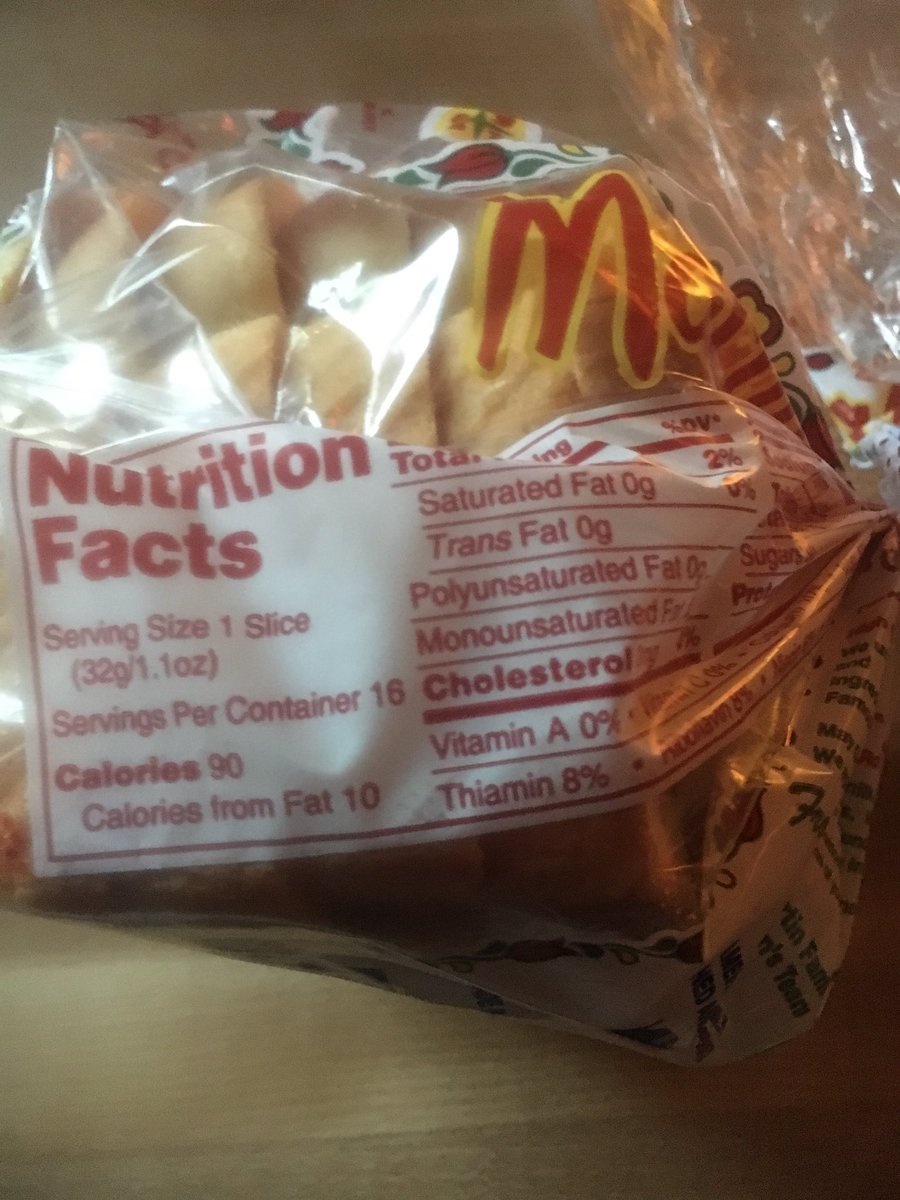 BryantHalpin's tweet photo. Who’s the wise guy that decided to make 1 slice of bread the serving size? https://t.co/lwT583prai