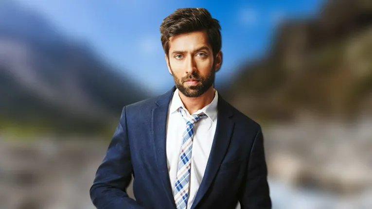Nakuul Mehta & Ragini KhannaA man who has it all. A woman living in her brother's shadow. When the two meet, he helps her come out of her shell, become her own person, and leave her family's expectations behind. In turn, she makes him see the importance of family & friends.