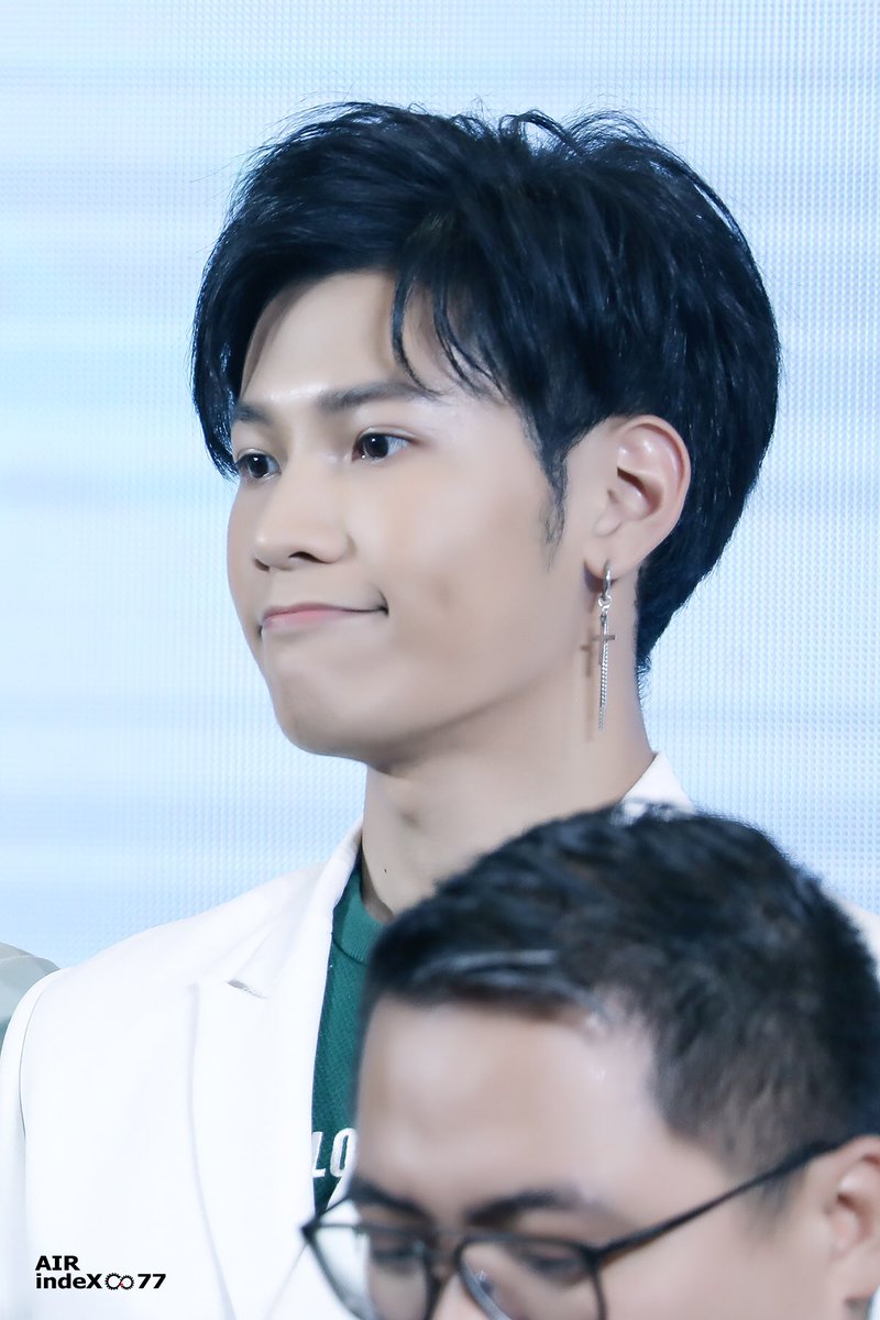 AIRindeX8's tweet photo. 190709 LINESTICKERSAWARDS @stjinx_maya 笑出了酒窝
#SingtoPrachaya 
#LINESTICKERSAWARDS https://t.co/3LKKnDcT7m