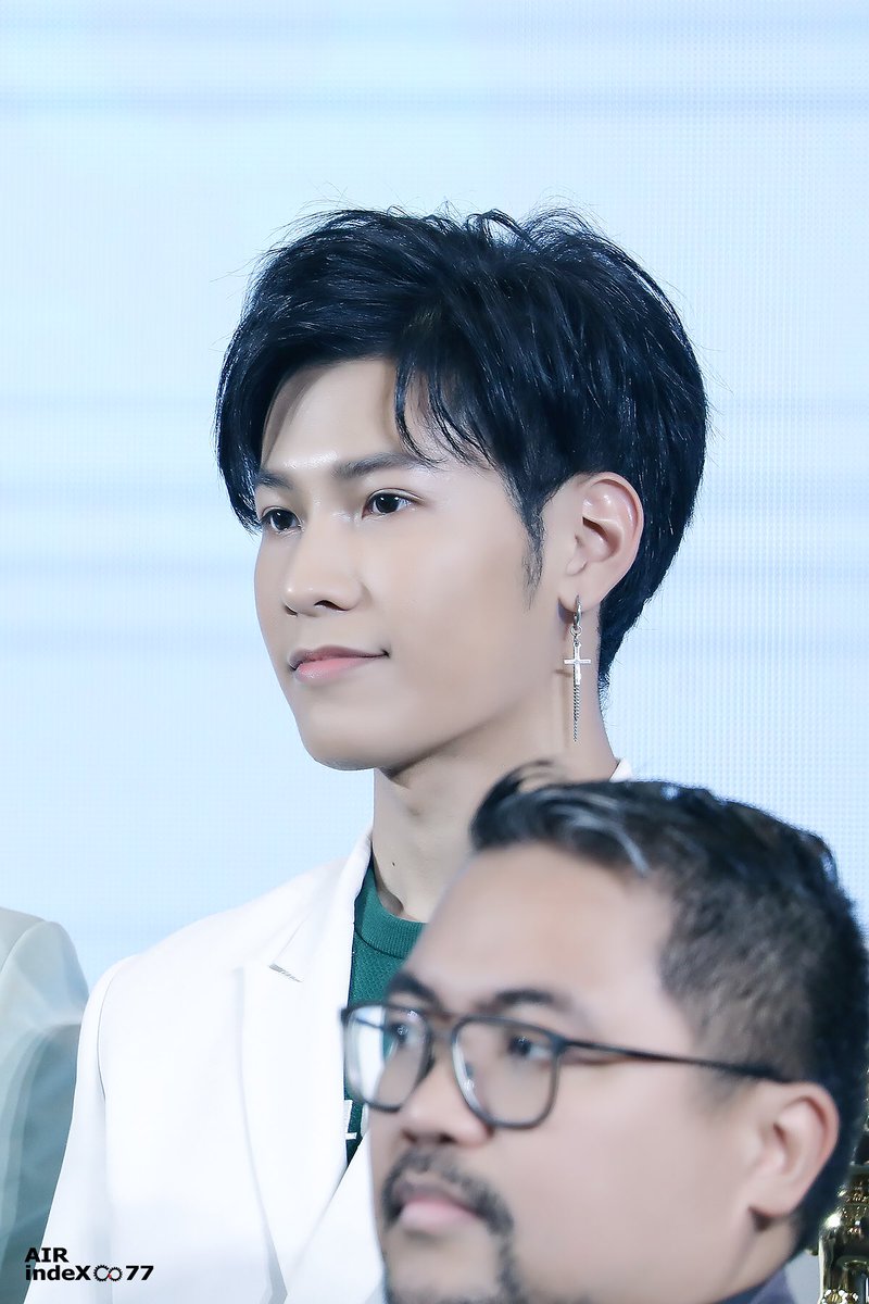 AIRindeX8's tweet photo. 190709 LINESTICKERSAWARDS @stjinx_maya 笑出了酒窝
#SingtoPrachaya 
#LINESTICKERSAWARDS https://t.co/3LKKnDcT7m