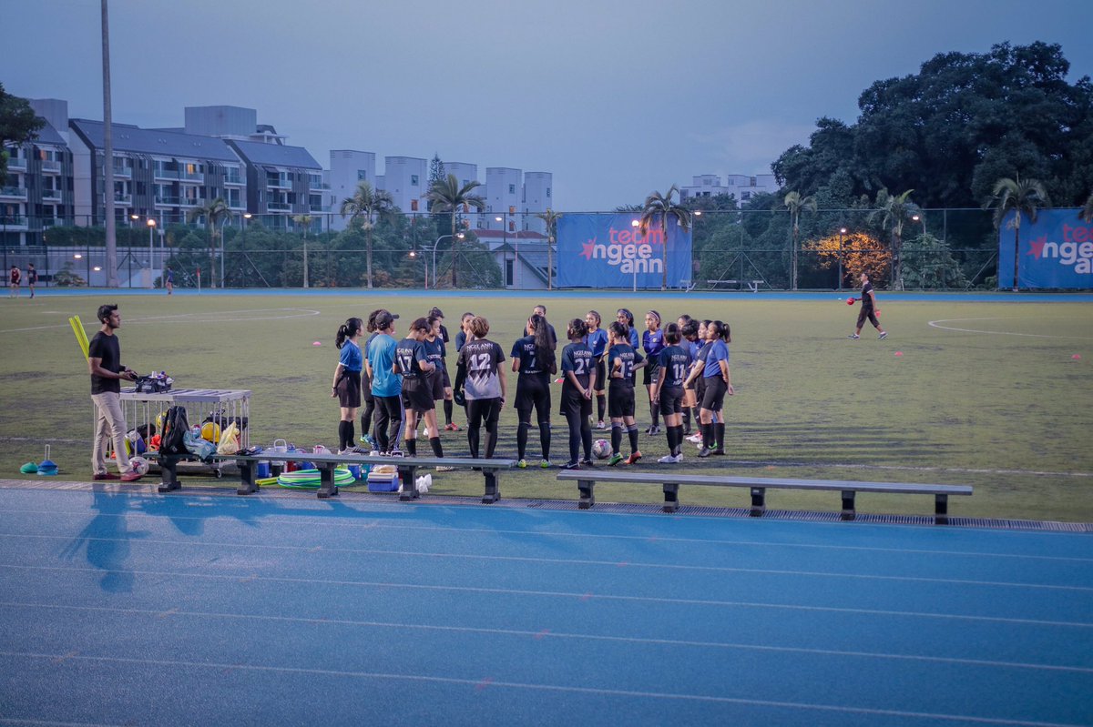 _NPFootball's tweet photo. The girls had their first friendly against NYP on Monday. Keep up the fighting spirit and continue to push on girls!! 🐺 #ngeeannpoly #mykindofxtra #xtragoodvibes #npfc #teamngeeann https://t.co/7TEKCLOh2A
