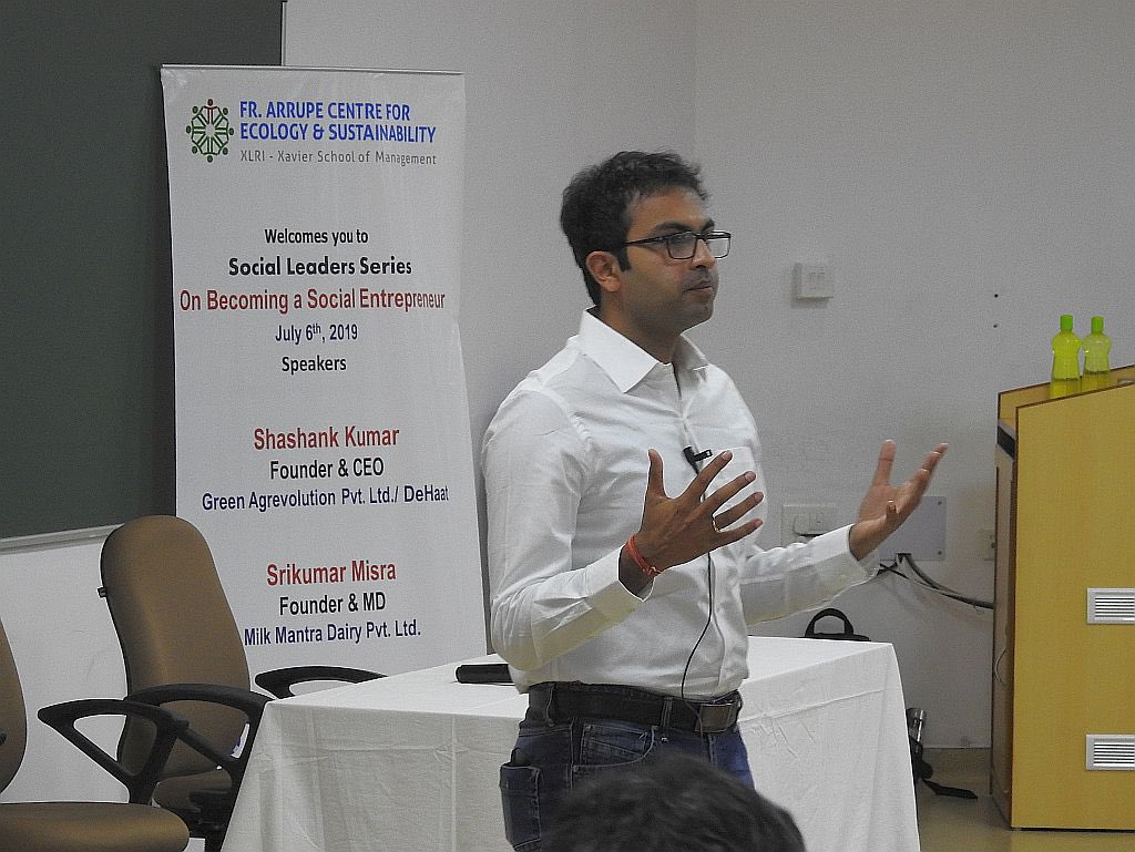 ShashankFnF's tweet photo. Belated Thanks @XLRIJamshedpur @madhukarshukla sir for being a great host..Thoroughly enjoyed while sharing the journey of @DeHaatTM @FarmsNFarmers and great to hear the story of @srimisra @Milk_Mantra #Entrepreneur #AgriTech #Startup https://t.co/y992GHG3cJ