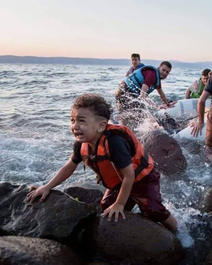 _SJPeace_'s tweet photo. "If it was your son
you would fill the sea with ships all by the millions
acting as a bridge
to get it through.
But don't worry,
He's just a child of lost humanity,
of dirty humanity, which makes no noise.
He is not your son.
Sleep peacefully,
it's not yours"

~ Muhammad Najem 💔 https://t.co/HZNNMbPFF1