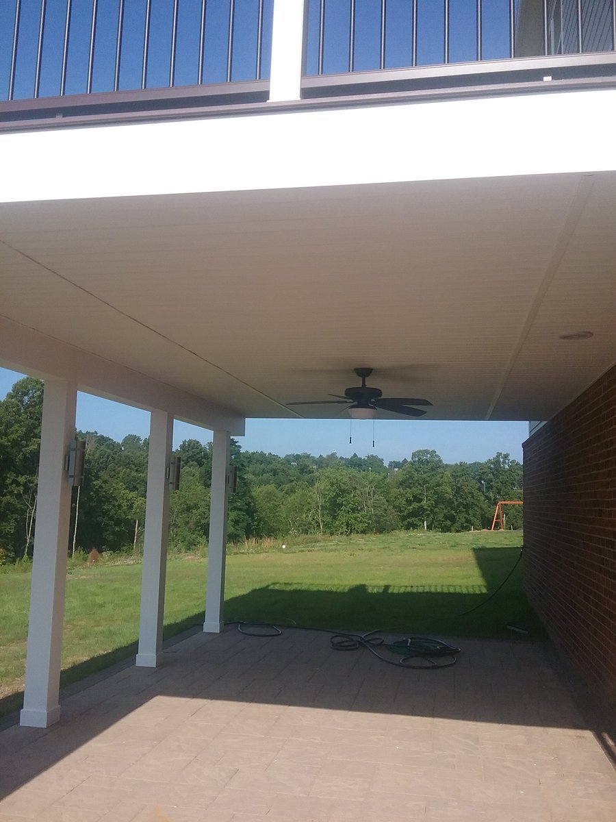 JpascoeC's tweet photo. Finished this deck today in Pittsburgh North Hills. #trexrainespaces #trextranscend #trexlighting @Trex_Company @TrexRainEscape https://t.co/vCzueL6kav