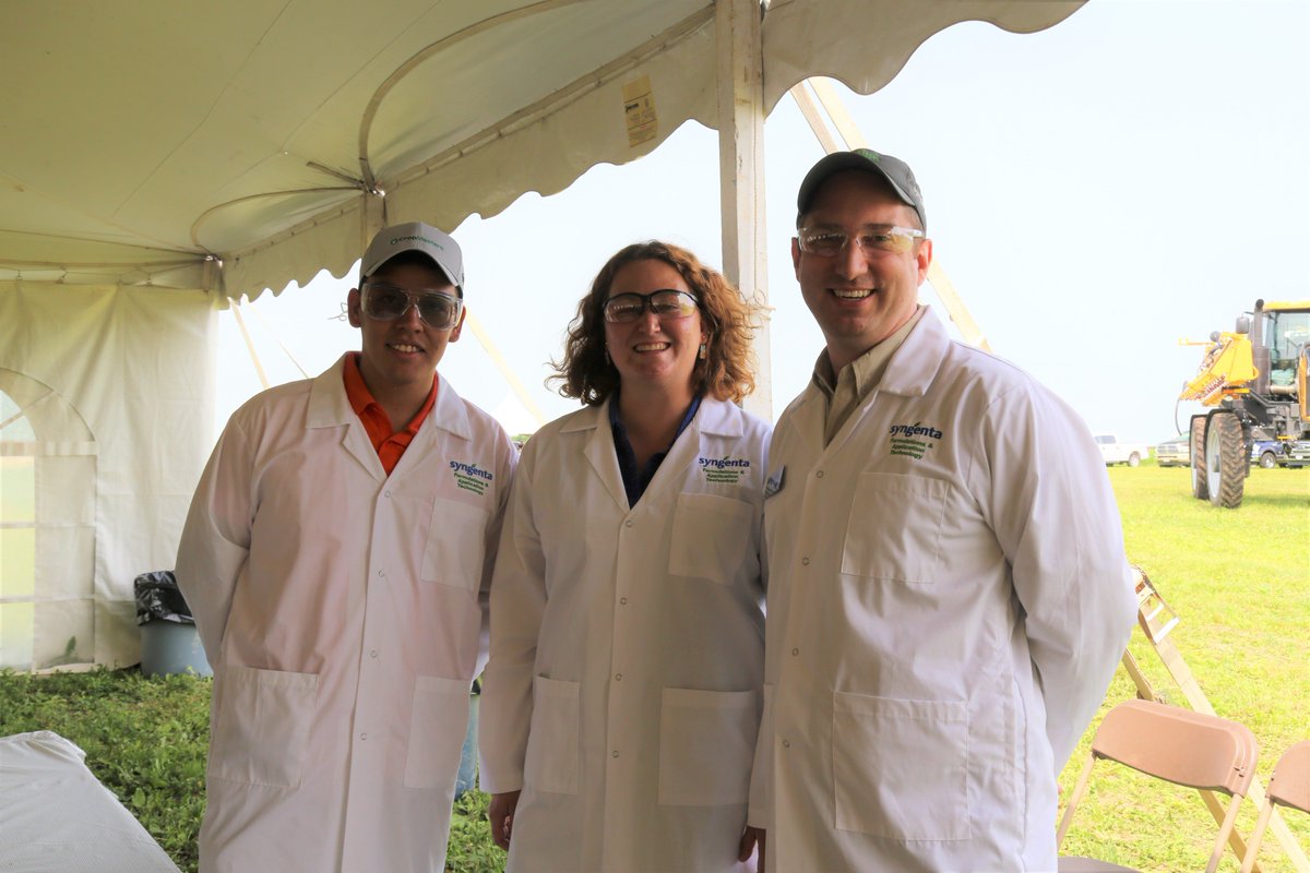 Central_ON_FS's tweet photo. Thanks to everyone that joined us today at the Bringing You What's Next In Your Field SOUTH Grower Day! Next up: Our North event in two days!! @syngentacanada @MosaicCompany @FieldViewCanada @PRIDESEEDS @greatlakesgrain @UPIEnergy @GROWMARK @GROWMARK_ONT #BYWN19 https://t.co/QkL9twbVoT
