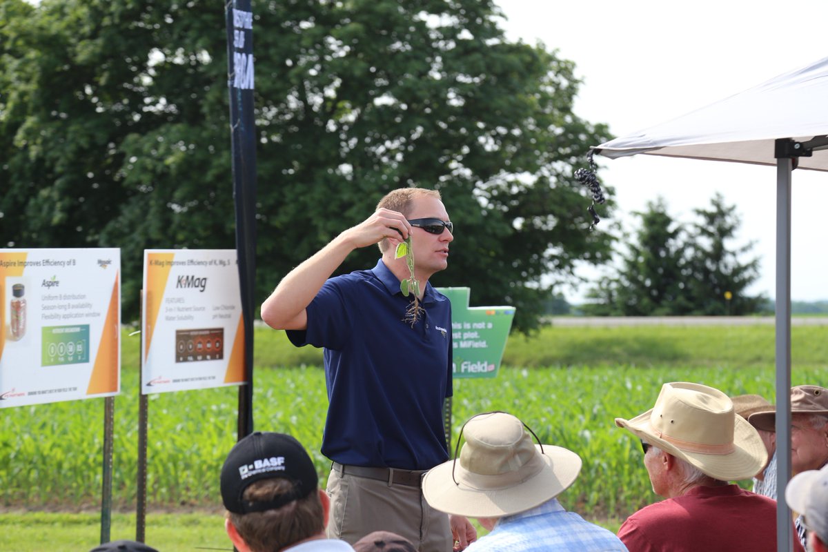 Central_ON_FS's tweet photo. Thanks to everyone that joined us today at the Bringing You What's Next In Your Field SOUTH Grower Day! Next up: Our North event in two days!! @syngentacanada @MosaicCompany @FieldViewCanada @PRIDESEEDS @greatlakesgrain @UPIEnergy @GROWMARK @GROWMARK_ONT #BYWN19 https://t.co/QkL9twbVoT