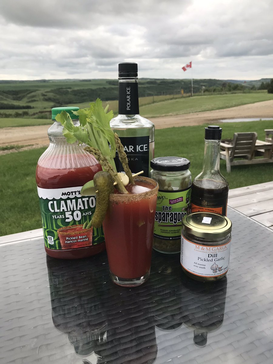 MacDaddy2point0's tweet photo. #CAESARLOVE contest @PolarIceVodka @originaljoes @MottsClamato (1/4) Cucumber Gin (2/4) East Coast (3/4) Carnivore (4/4) Pickled https://t.co/JE2dpeqrSe