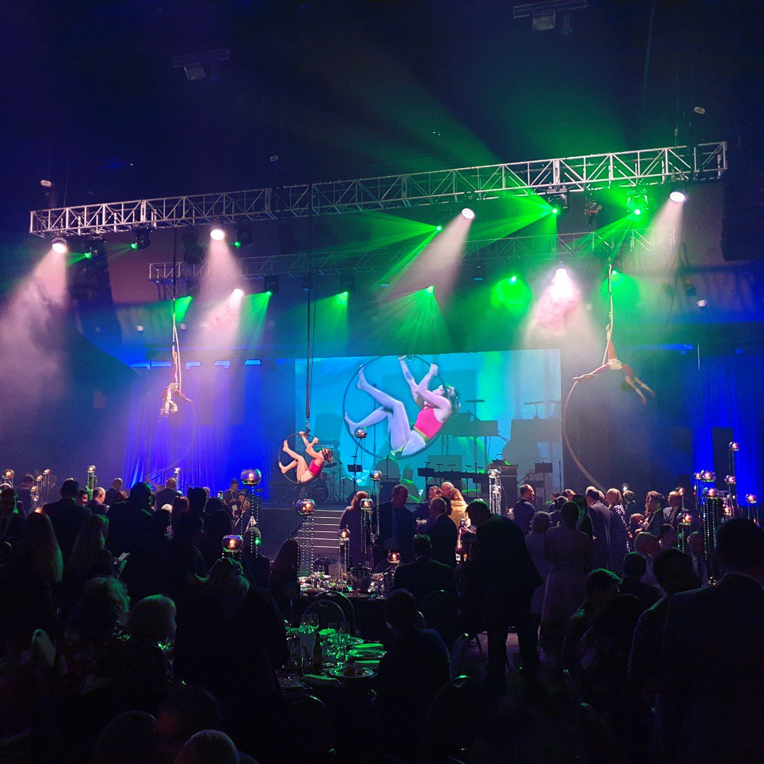 FlipsideCircus's tweet photo. Opening at the Asia Pacific Cities Summit (APCS) and Mayors’ Summit Gala dinner. #flipsidecircus #2019APCS #brisbane #circuslife https://t.co/404TLVRvAD