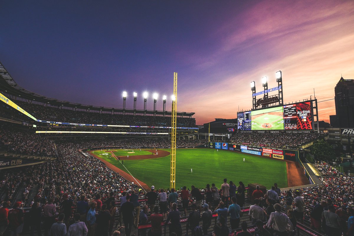 MLB's tweet photo. Nice #BaseballSky, @Indians. 😍 https://t.co/5Vt69na4Px