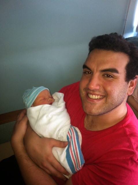 mesk1021's tweet photo. Throwback to 6 years ago when Danny was a newborn meeting his big brother for the first time โค๏ธ #brothers #missingMax https://t.co/SNUOBPoQf3
