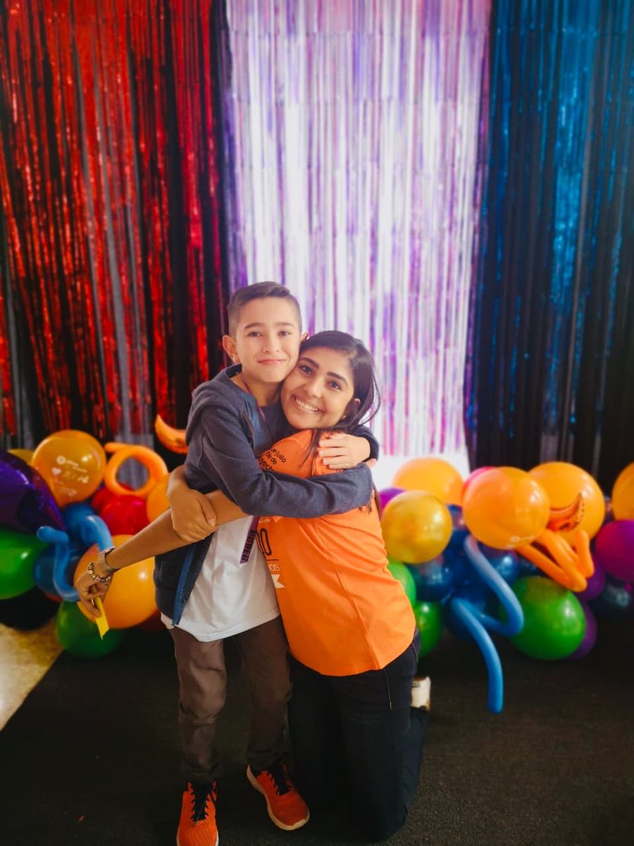 nat__rj25's tweet photo. Mucho amor en una foto. 🧡💛 https://t.co/oY1JVa8BSq