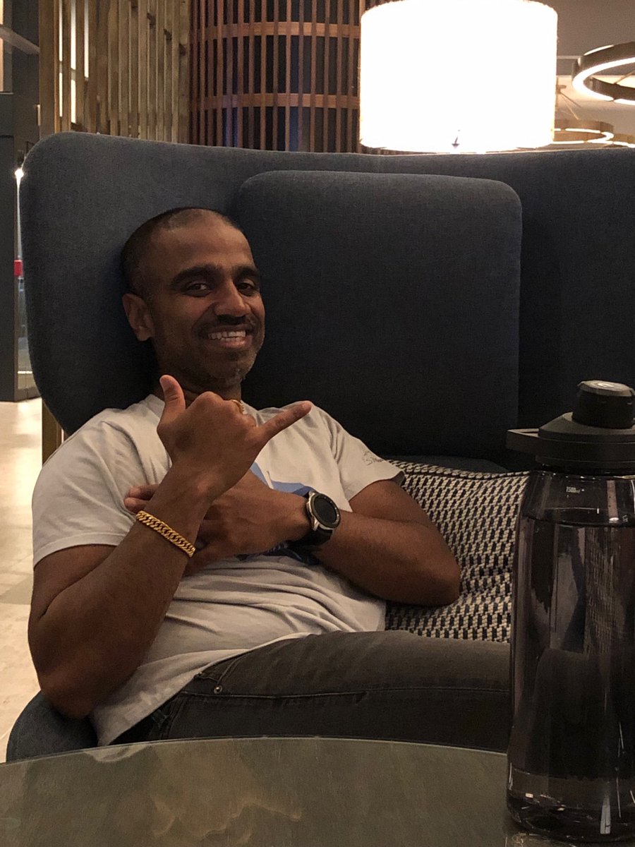 ⁦@rprakashg⁩ chatting about distributed architecture at 10:30 at night!  Whoot!  #Kubernetes #Docker #Kafka