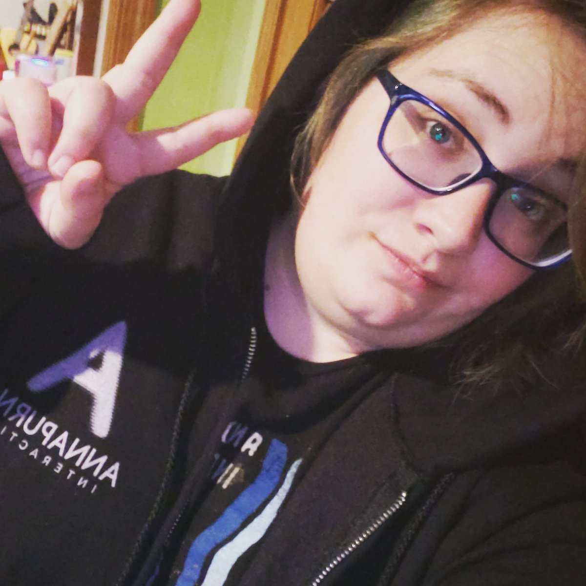 prettybi4ajedi's tweet photo. I was waiting til I was #cute for a #selfie in this #hoodie but cause of work lately thats not a thing lol. 14/10 #comfiest hoodie, would 1000% recommend. Thanks @A_i ๐๐๐๐
#supportsmallstreamers #twitch #gamergirl #annapurnainteractive #gamer #gamergirl #affiliate #bipride๐ https://t.co/Bc2kyob9HR