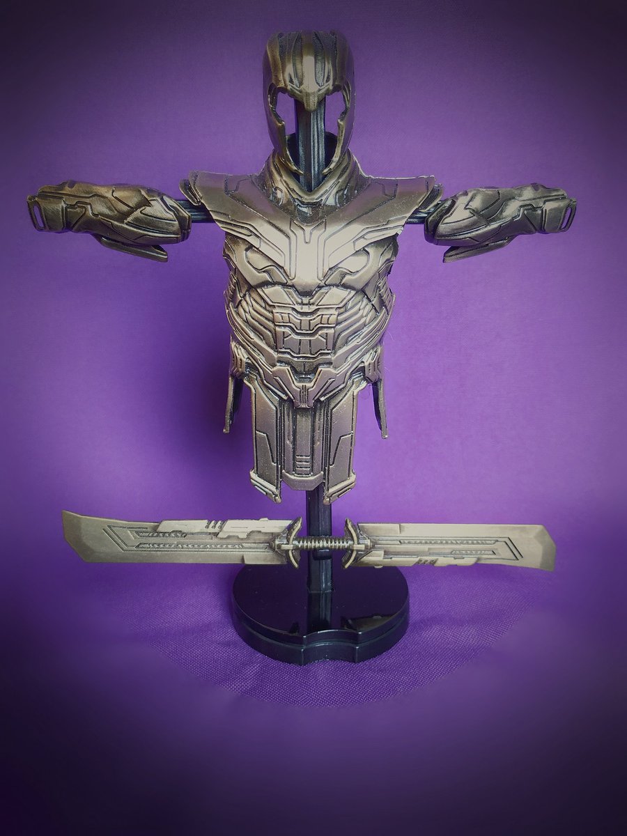 Peterhfss's tweet photo. Espetacular essa armadura do Thanos! 🤩😍 #Thanos #MarvelStudios  #OmeleteBox https://t.co/kiScTMDPOi