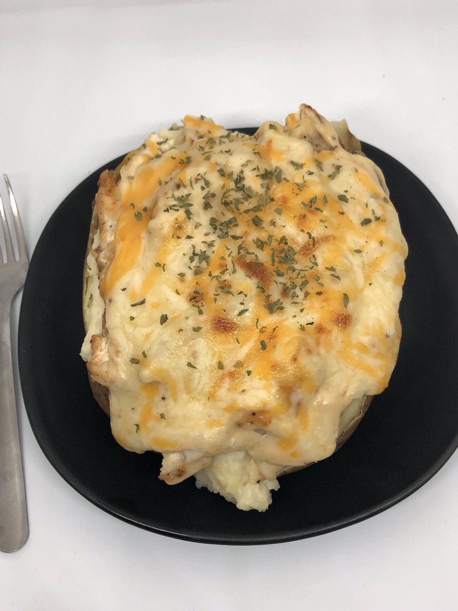 tastespudz's tweet photo. Chicken Alfredo Baked Potato🤤. Taste Spudz coming soon 📈

#TasteSpudz
#MoreThanASideDish
#entrepreneur
#restaurant 
#gourmetpotatoes
#potatoes 
#shrimp
#chicken 
#goodeats
#eats 
#foodie
#foodporn
#blackownedbusiness https://t.co/msCVkLaOvp