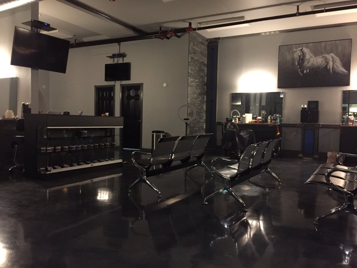 SiskaBarber's tweet photo. Day one in the books.  #itsawrap https://t.co/f6ZXti6aUo