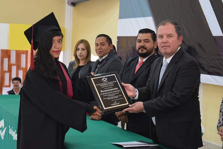El <a href="/CONALEP_HGO/">CONALEP Hidalgo</a> da inicio a sus ceremonias de Clausuras generación 2016-2019
tal fue el caso del plantel Villa de Tezontepec <a href="/armando44716303/">armandohernandeztello</a> Hernández Tello; Director General del Colegio en la entidad agradeció públicamente todo el apoyo recibido por parte del Gob. <a href="/omarfayad/">Omar Fayad</a>