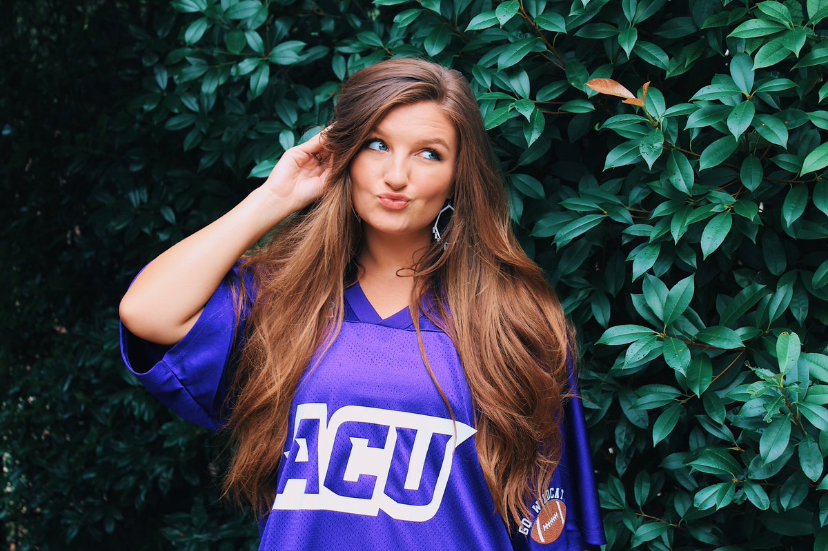 EmilieGraceeee's tweet photo. y’all need one of these jerseys 🤩 

DM me for a custom made shirt/jersey..i’m obsessed!!!! https://t.co/ZF4RPr7Y61