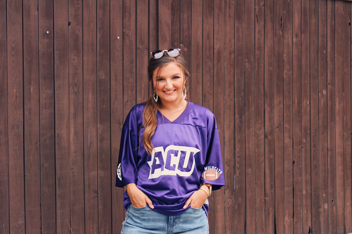 EmilieGraceeee's tweet photo. y’all need one of these jerseys 🤩 

DM me for a custom made shirt/jersey..i’m obsessed!!!! https://t.co/ZF4RPr7Y61
