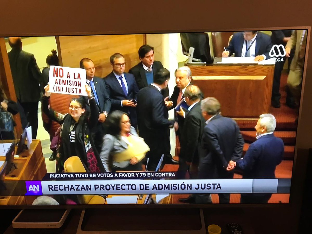 Los de Izquierda tenen una visión sesgada e ideologizada de lo que es el Mérito en la Educación. Ojalá tengan la consecuencia y el coraje de operarse con un cirujano que ingresó a la universidad Solo por ser pobre y se titulo apenitas con un 4.0. 
<a href="/KarolCariola/">Karol Cariola Oliva</a> <a href="/GiorgioJackson/">Giorgio Jackson</a>