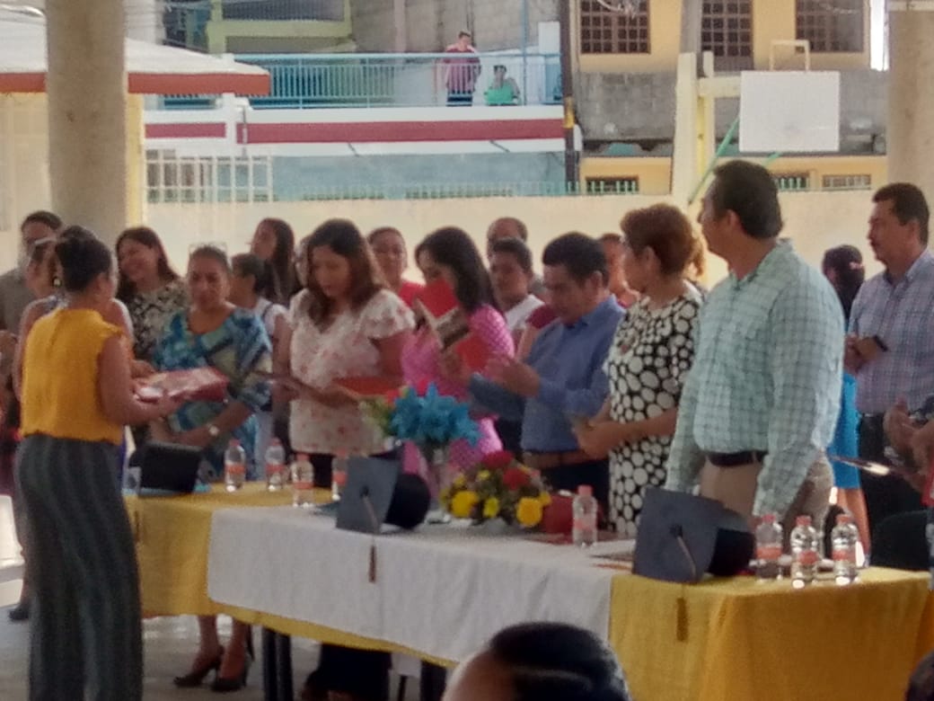 ProfeCastillo_'s tweet photo. SUPERVISION ESCOLAR 03 DE EDUCACIÓN FÍSICA.
Presente en las clausuras del Ciclo escolar 2018 - 2019 https://t.co/fRlthKyUzM