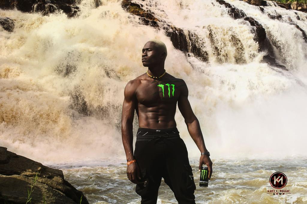 EM_DEEBOSS's tweet photo. #UnleashTheBeast #MonsterModel #Ohizjnr
Support to a Brother @MonsterEnergy @Ohizjnr @phynofino @olamide_YBNL @Gidi_Traffic https://t.co/eyOYsVhc9I