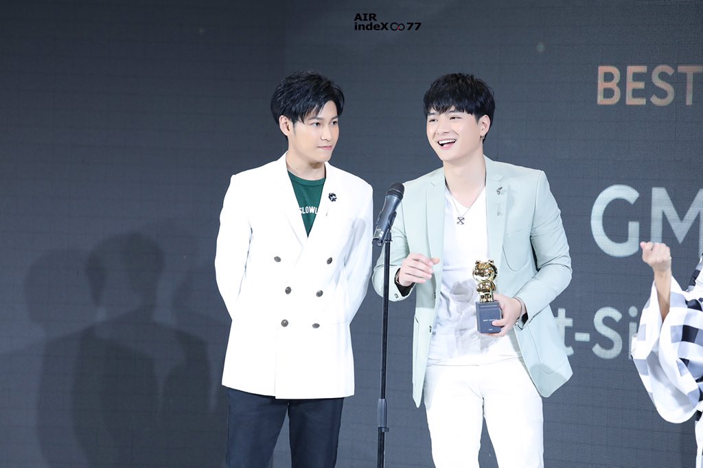 AIRindeX8's tweet photo. 190709 LINESTICKERSAWARDS
@kristtps @stjinx_maya best CP👥
#KristPerawat
#SingtoPrachaya 
#LINESTICKERSAWARDS https://t.co/2wWQabJo5i