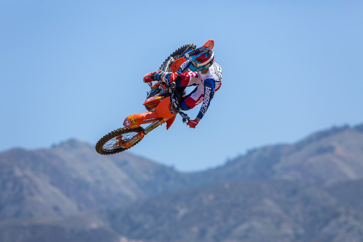 Chris Johnson tweet media