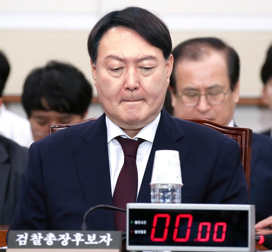 #박지원, 왠 자다가 봉창 두드리는 소리! #거짓말쟁이 #윤석열 이 #검찰총장 이되고, #사법고시도합격못한 #조국 이 #법무부장관 이되면, 그렇지않아도 #문재인 이 대통령이고 #정경두 가 국방부장관이고 #강경화 가 외무부장관인데, 대한민국은 어찌되겠냐고? 망하지!
news.v.daum.net/v/201907100906…