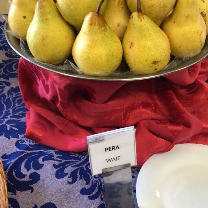 Urang_Utang's tweet image. Denle una beca de traductor a este vato...