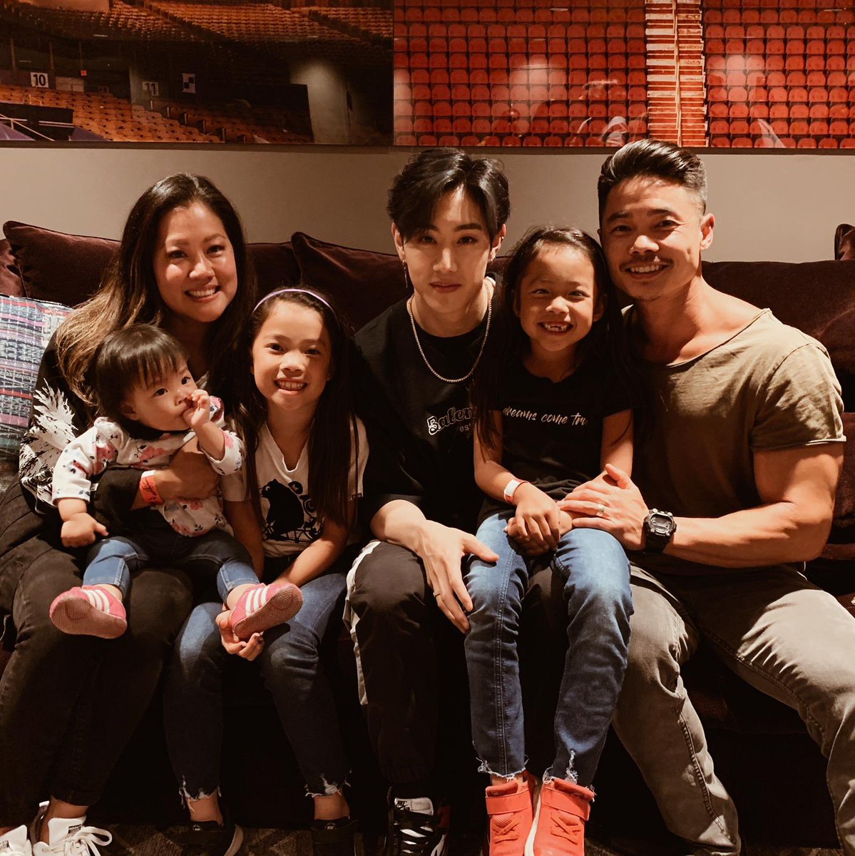 KLBs21's tweet image. Thank you for the great time @mtuan93   GOT7 smashed it at  #KeepSpinning in LA and we’re so proud of you! Brotha, you killed it!!! #GOT7WORLDTOUR2019