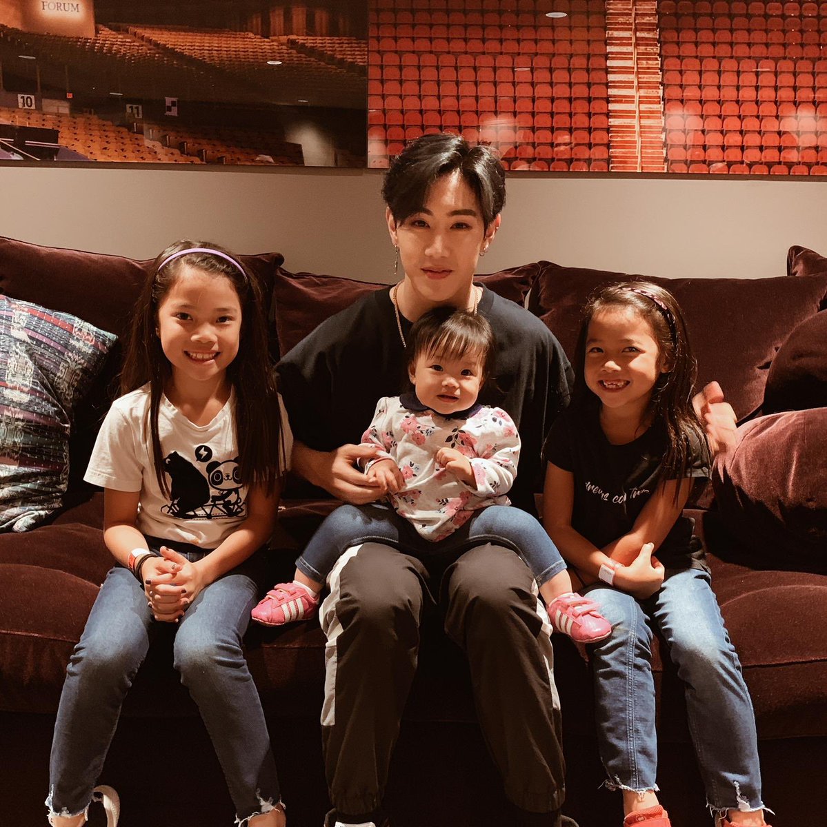 KLBs21's tweet image. Thank you for the great time @mtuan93   GOT7 smashed it at  #KeepSpinning in LA and we’re so proud of you! Brotha, you killed it!!! #GOT7WORLDTOUR2019