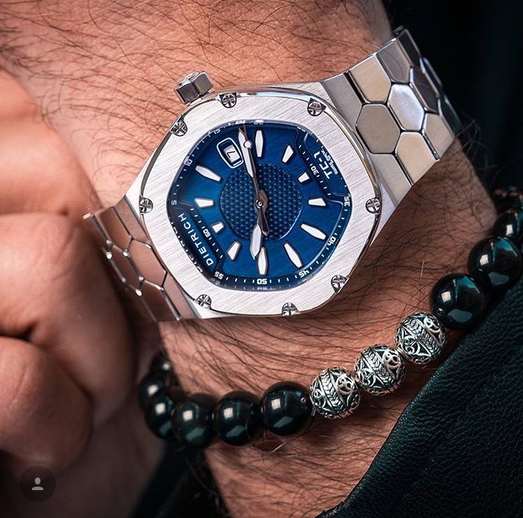 azurorepublic's tweet photo. Without commitment, you will never start. But most importantly with consistency you will never finish.
https://t.co/5nvNSaBR0j
.
#Bracelets#menfashion#dapper#menswear#menstyle#bracelet#suit#gentleman#jewelry#azurorepublic#luxurybracelet#accessory https://t.co/unCftyMT0k