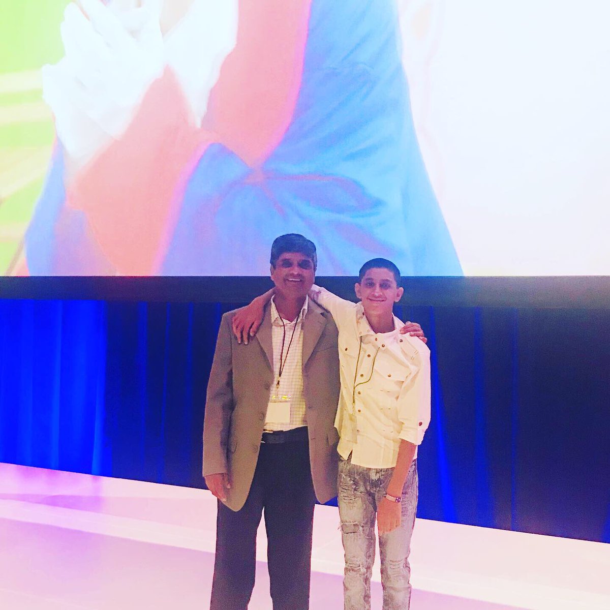 AnsFarhat1's tweet photo. Random shots after opening ceremony!! 👍🏻👍🏻 #Premiere #premiereApp #premiereprogram #WaltDisneyWorld https://t.co/gTmeqoRCtu