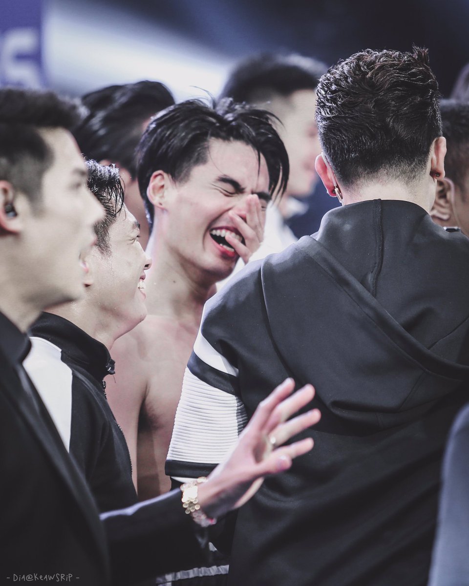 keawsrip's tweet photo. โคตรรัก 🖤
#HunzIPH
#BlackBear
#TeamHunz
#TeamBlack
#10Fight10
#10Fight10PresentedbyGSBATTERY #CelebrityBoxing #Boxing #Thailand #Workpoint23 #เจมีดี @Hunz_IPH https://t.co/aqcZhEBiCD
