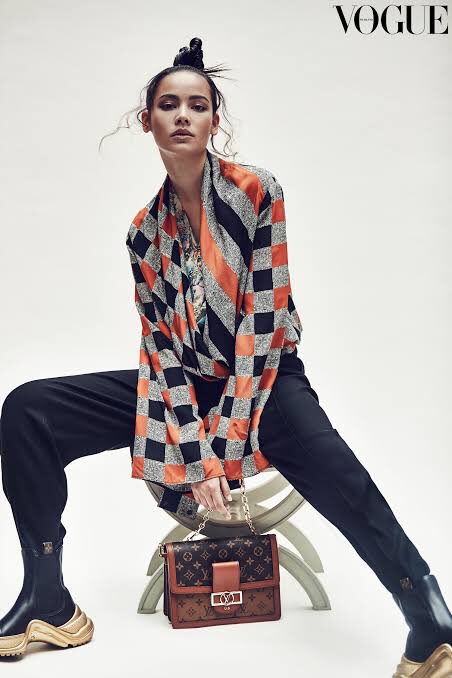 awayfromus1's tweet photo. ญาญ่า อุรัสยา ใน @voguemagazine https://t.co/sNDzyhuBGJ