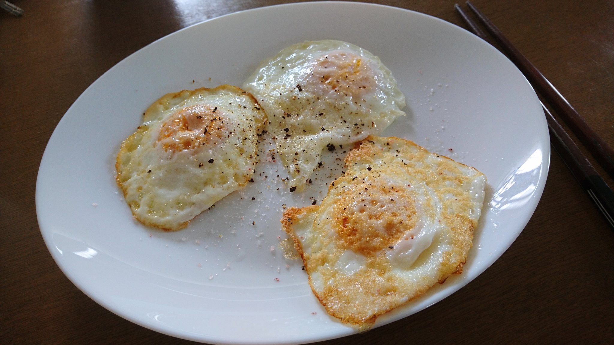 きつねとんぐ ひるめし 目玉焼き ターンオーバー 3 目玉焼きはターンオーバー派 塩コショウ きつねとんぐ ひるめし 目玉焼き ターンオーバー 3 目玉焼きはターンオーバー派 塩コショウ