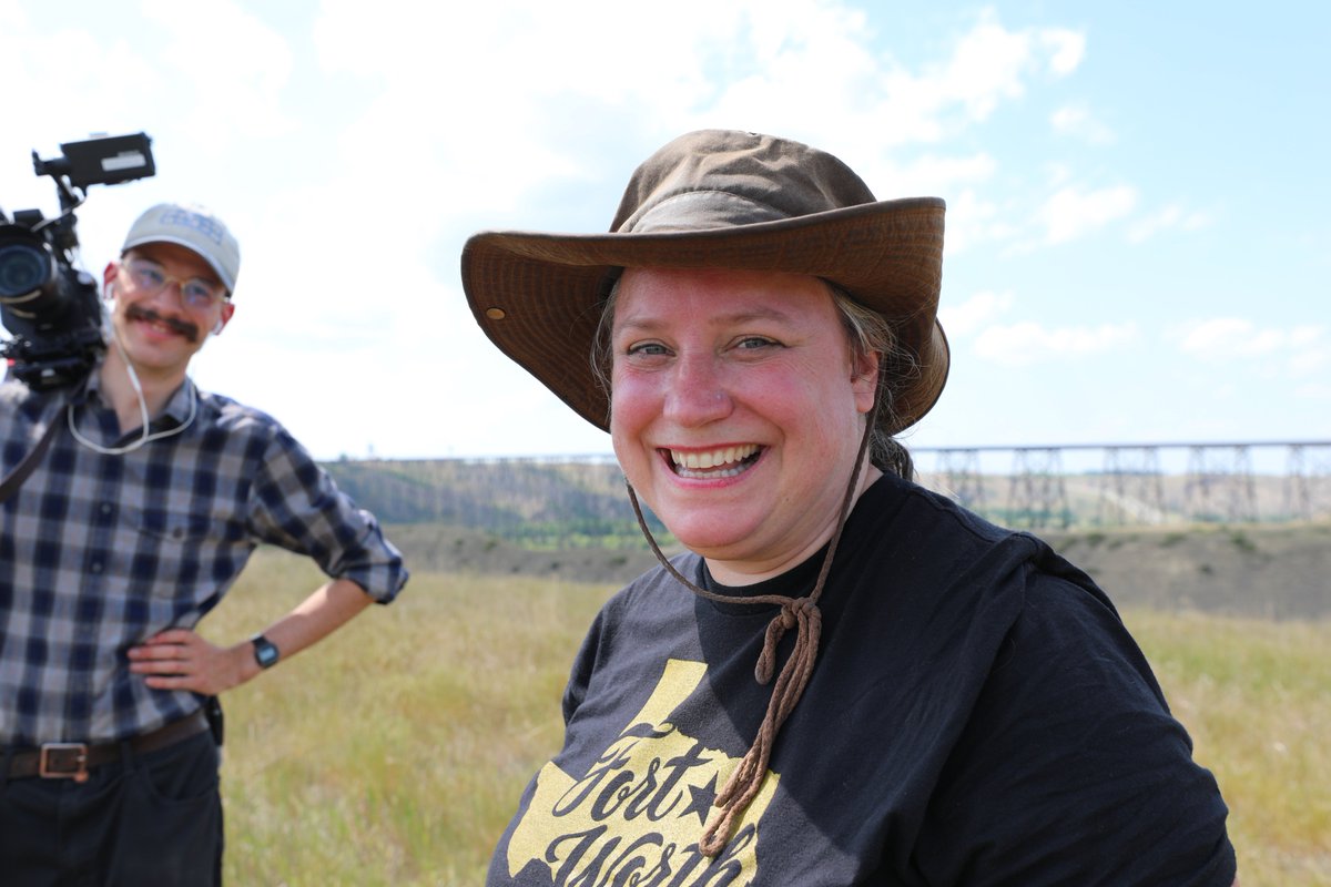 brandyyanchyk's tweet photo. We had glorious weather today filming the famous #dinosaur hunter #WendySloboda in #Lethbridge, #Alberta. We're here making #DinoTrails S2! I just love southern Alberta, the landscape is epic. We're making a #TelusOriginal. #Storyhive #Watchlocal #DinoTrailsFilm #Wendiceratops https://t.co/WsCuqlkAnR