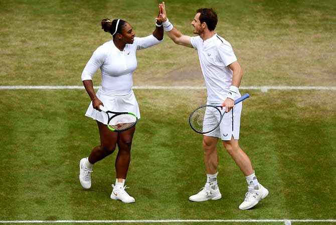 NewYorkesi_it's tweet photo. Never seen something like this, pure joy, beautiful tennis! #SerenaWilliams #MurRena #wimbeldon2019 #murraywilliams https://t.co/YanU4B9NUe